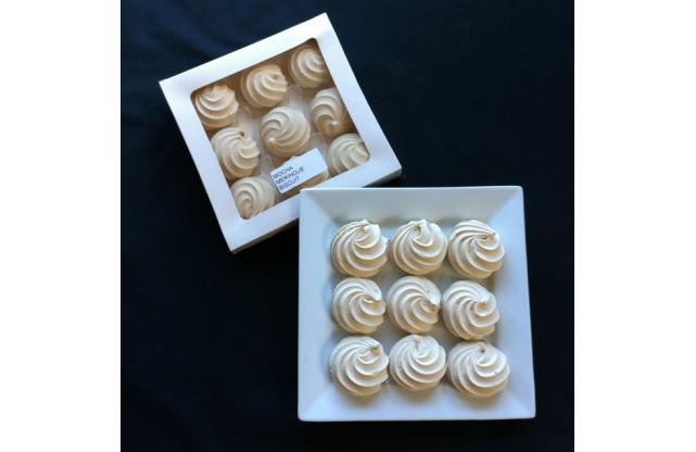 Mocha meringue biscuit product and packaging2